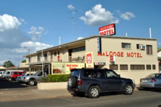 A&A Lodge Motel Emerald Extérieur photo