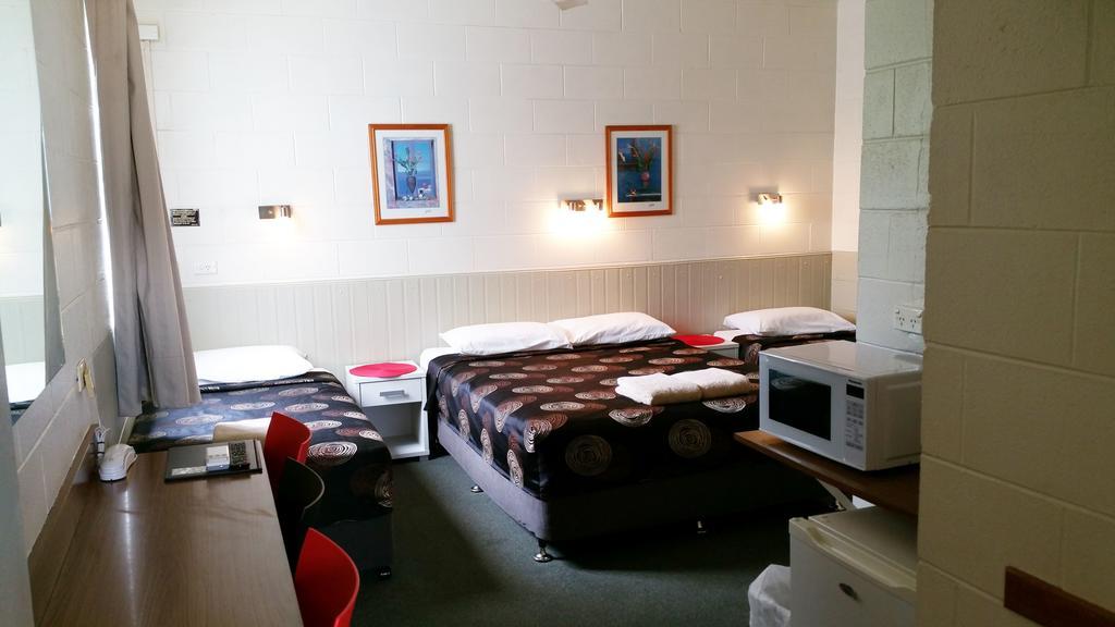 A&A Lodge Motel Emerald Extérieur photo