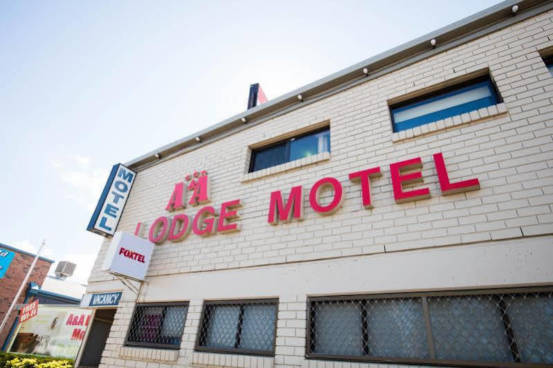 A&A Lodge Motel Emerald Extérieur photo